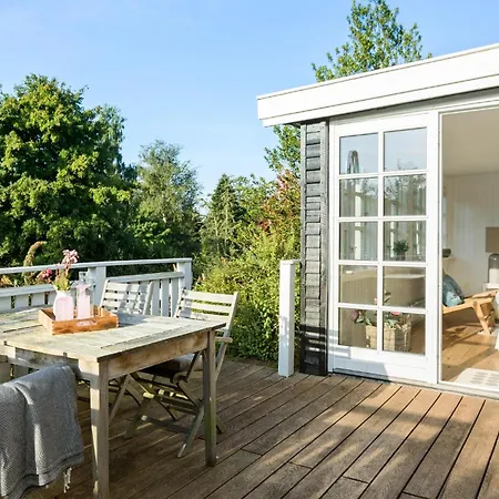 Holiday home 3 Bedroom Awesome In Hornbaek