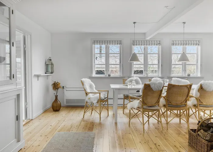 3 Bedroom Awesome In